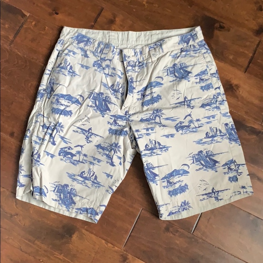 Reversible white and blue patterned dress shorts